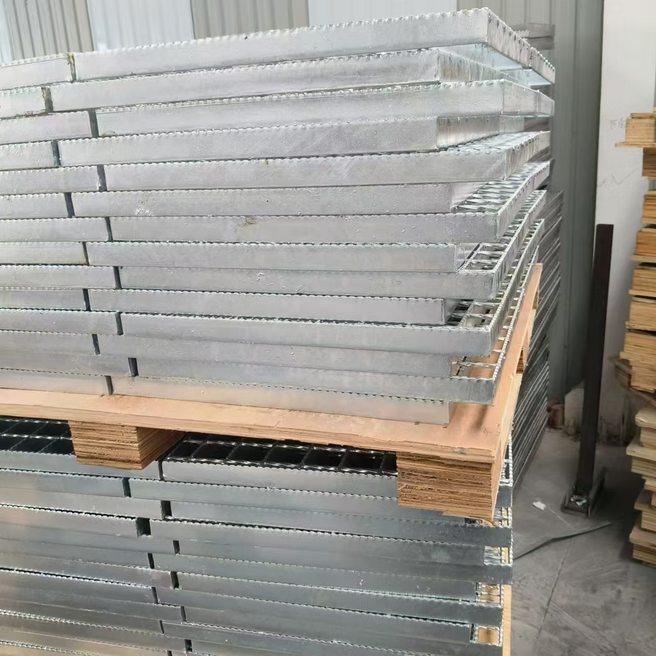 High-Performance Industrial Steel Grating for Customized Applications