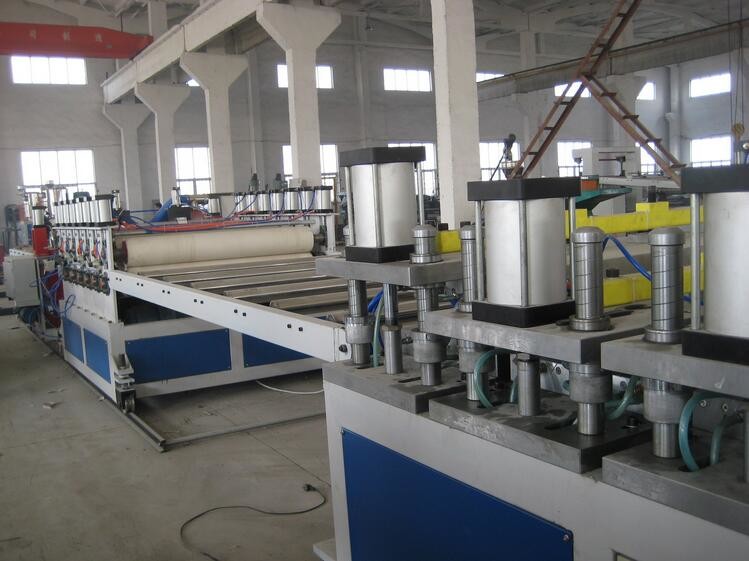 Wood Plastic Manchinery For PVC Foamed Production Line , pvc Board Extrusion Machine