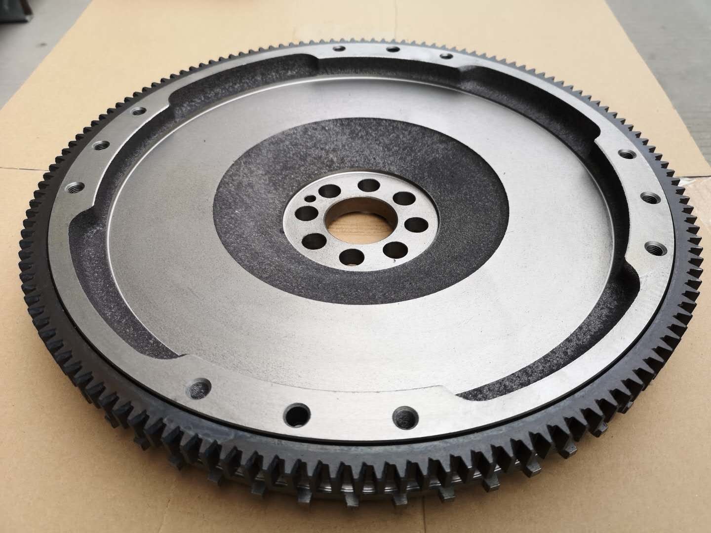 8973262272 4HK1 Light Truck 325mm ISUZU Flywheel For NPR NQR Two Deck Layer Gears