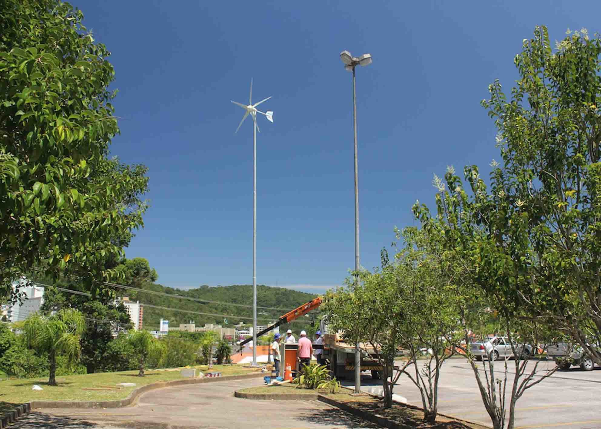  Maintenance Free Home Wind Generator Wind Turbine For Off Grid And On Grid House Power Supply Use Manufactures