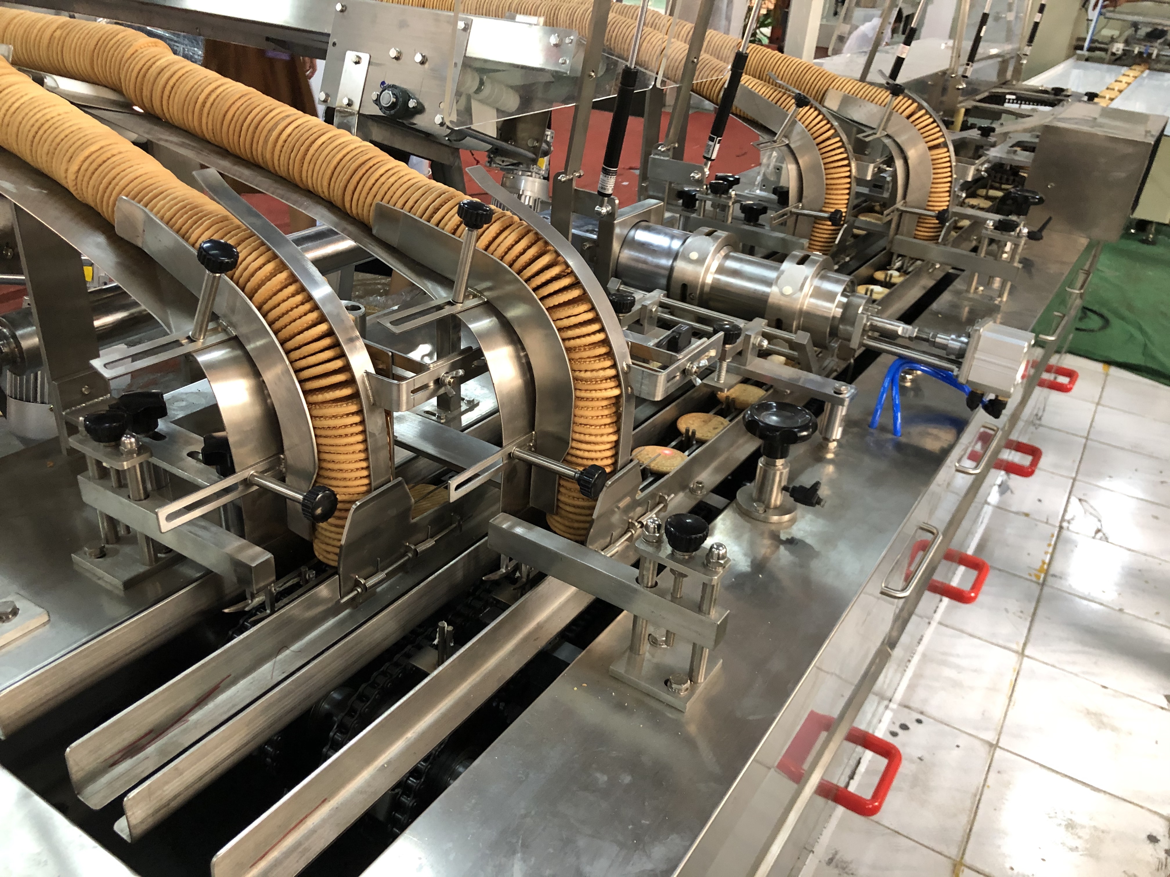 600pcs/Min/Lane Sandwich Biscuit Machine Siemens PLC With Packing Machine