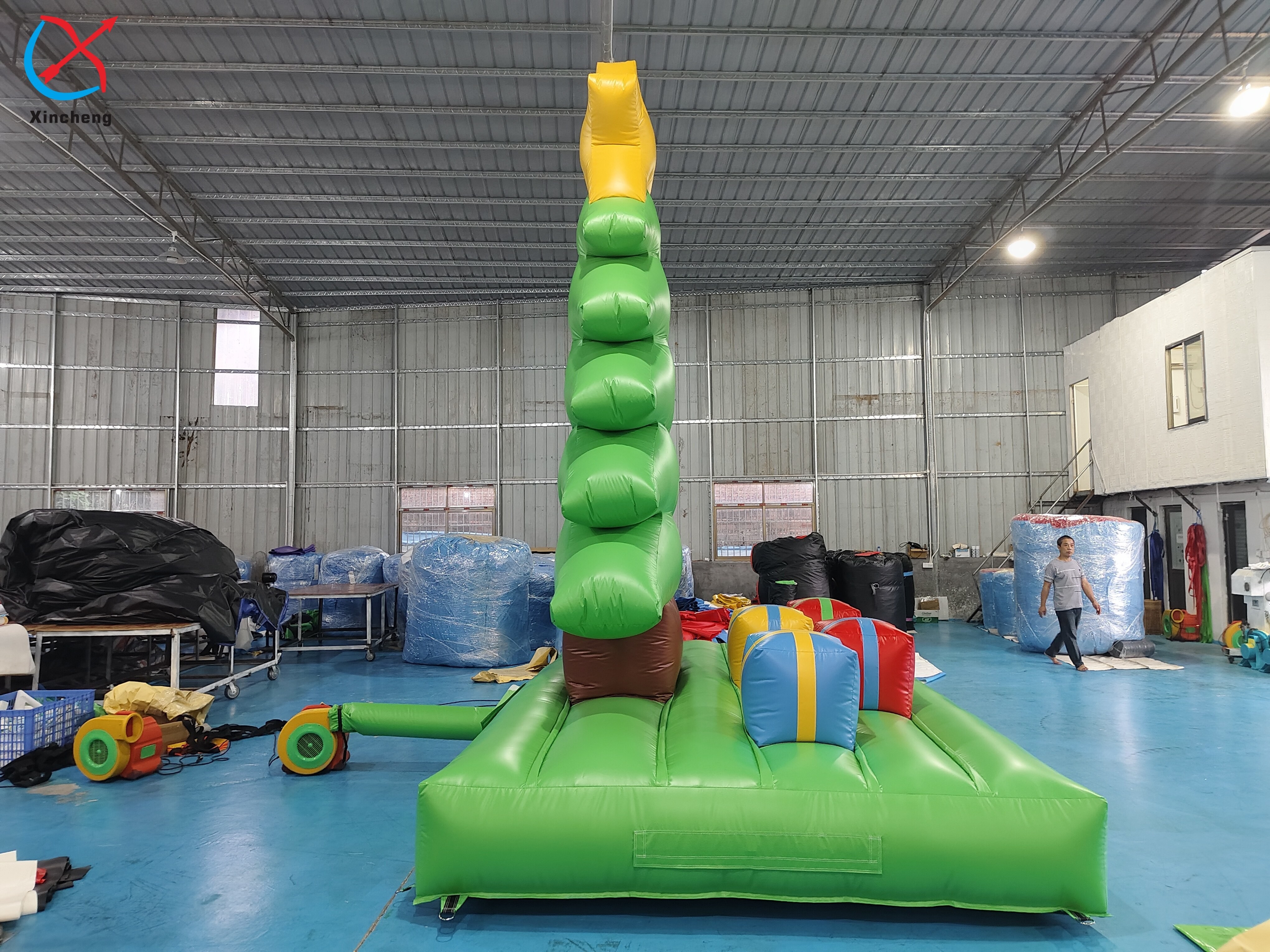 Inflatable Christmas Tree Jumping Area Inflatable Bouncy Castle
