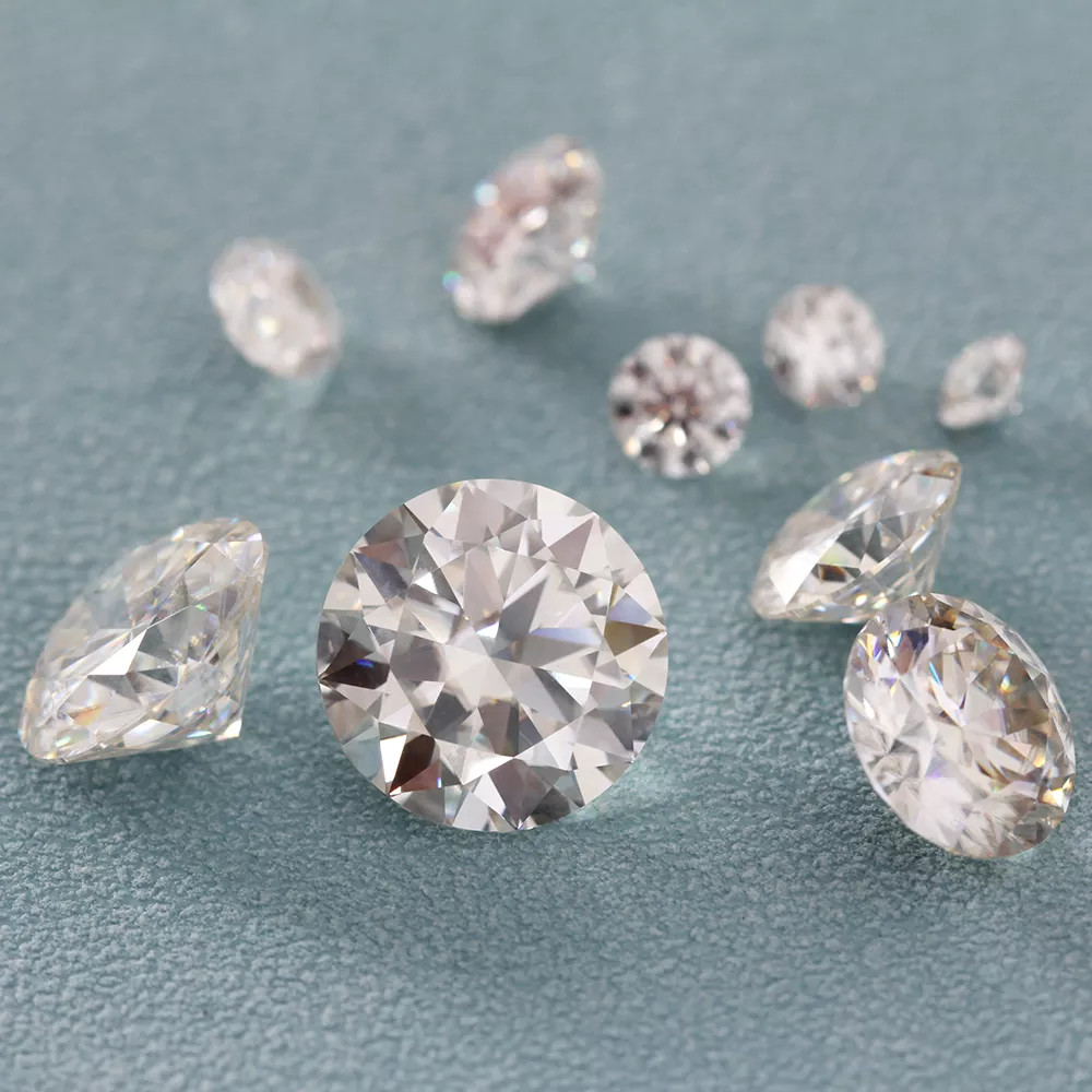 3.0ct-3.5ct Synthetic CVD Lab Grown Diamond Round Shape VS-VVS IGI Cerified Hearts And Arrows