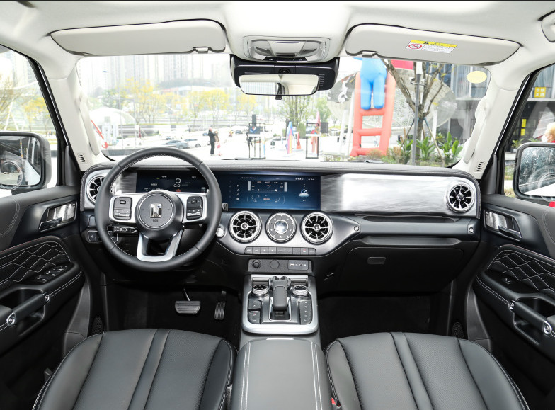 2023 Tank300 2.0T Off-road Model Gasoline 2.0T 227HP L4 5 Door 5 seats SUV