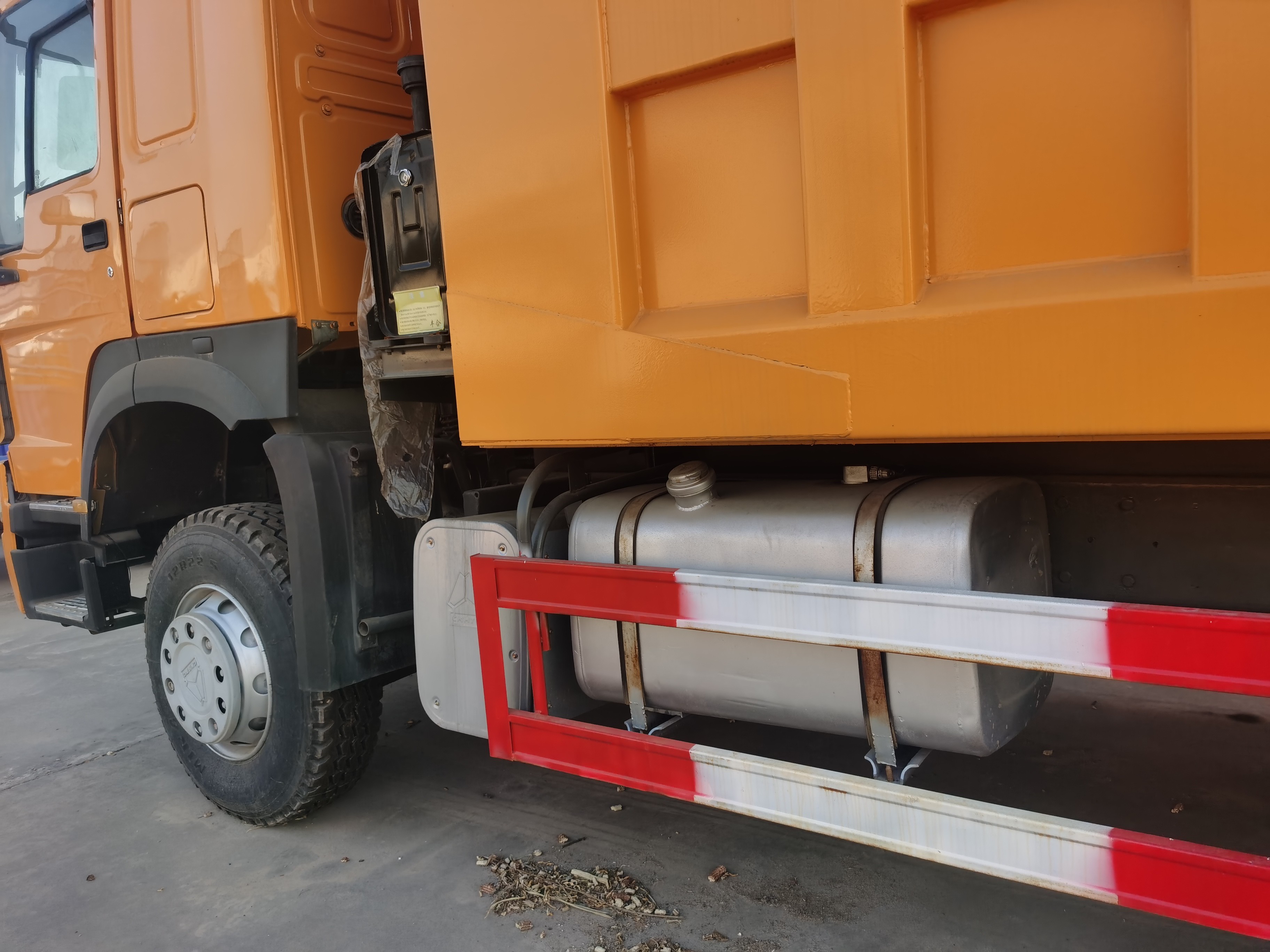 371HP Sinotruk HOWO 6X4 Used Dump Trucks For Sale Used Dump Trailer