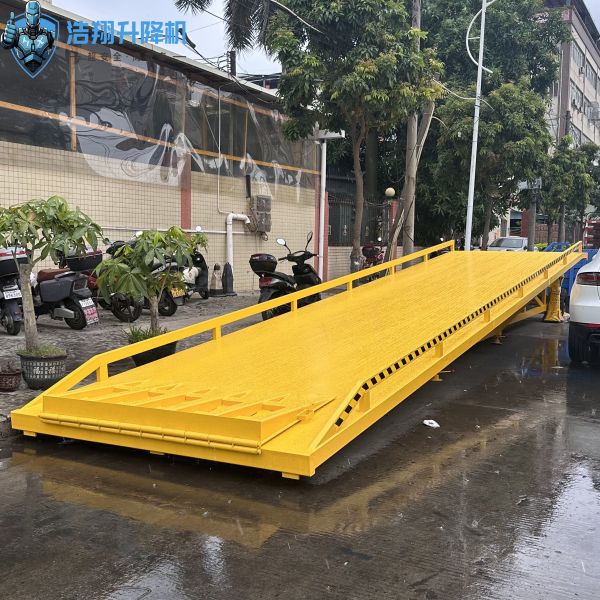 Yellow Loading And Unloading Portable Dock Ramp For Enhanced Efficiency In