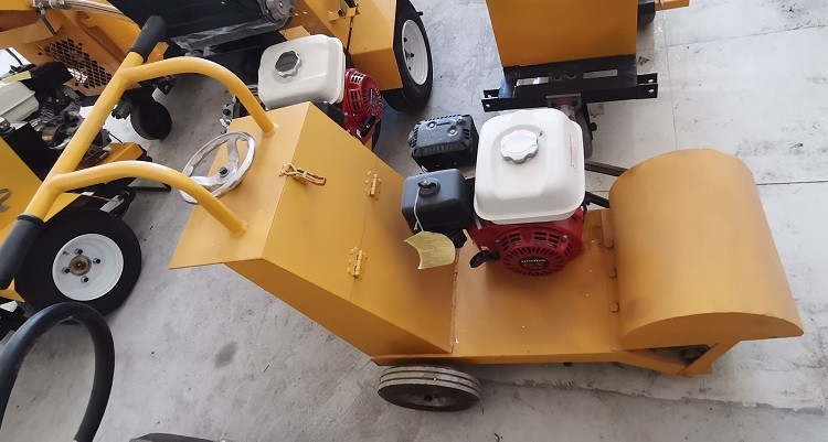 5.5HP gasline Road Marking Auxiliary Machine road sweeper machine 400R/min