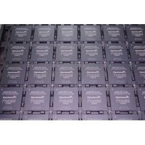 Al-tera Epm7064aetc100-10N Electronic Components Integrated Circuits Microcontro