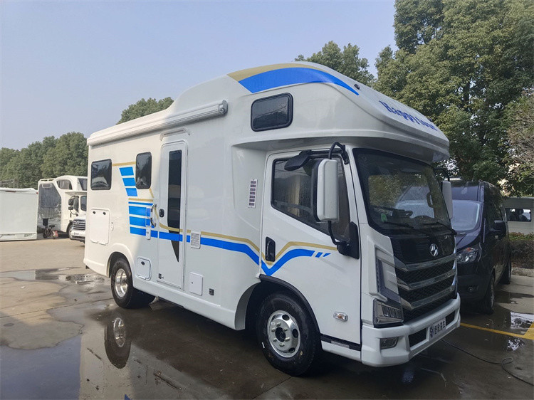 Custom YUEJIN 4x2 Luxury RV Vacation Car / Motor Caravan Sale in Saudi Arabia