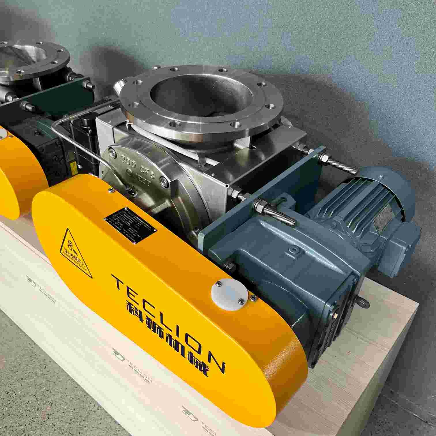 High temperature particle rotary valve suitable for explosion-proof areas