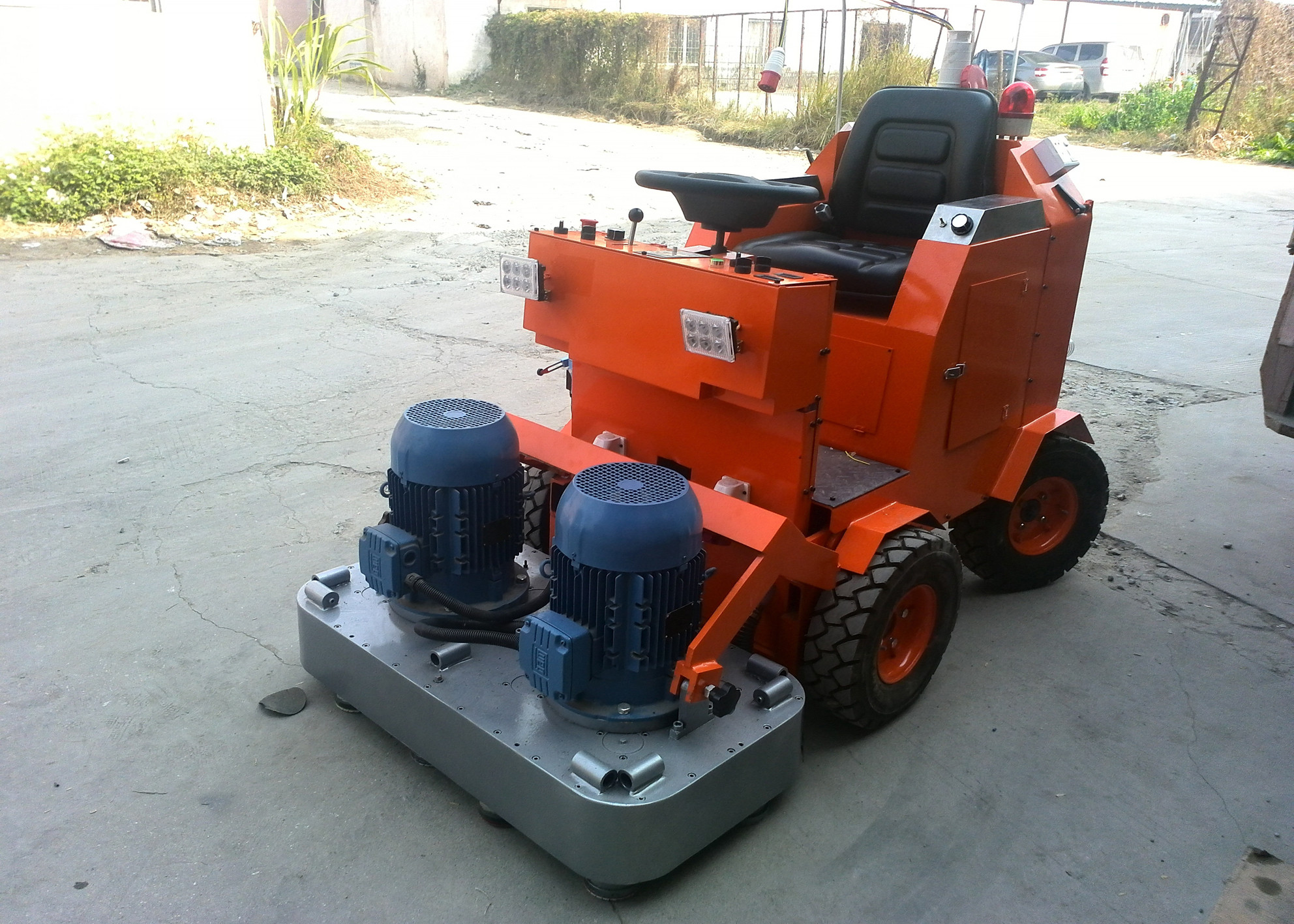Drive on Powerful Multifunctional Chassis Stone Floor Grinder / Polisher