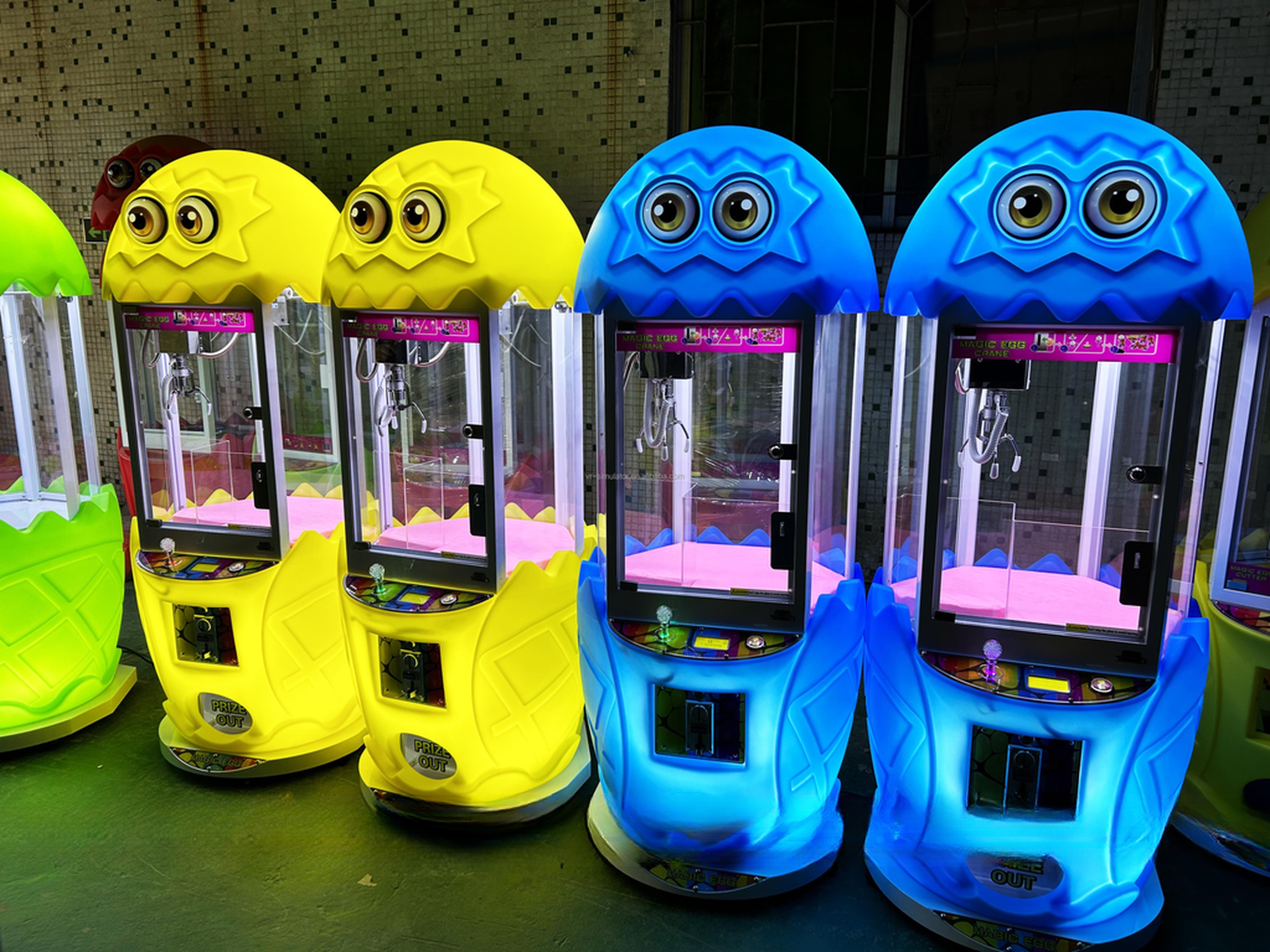 Dreamland indoor amusement coin operated toy claw machine plush toy crane magic egg game machine