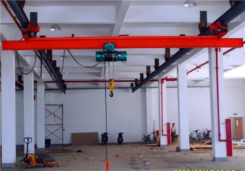 5 Tons Red Single Girder Overhead Crane Span 10m For Lifting Motors In Workshop