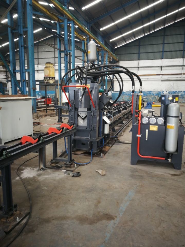 Gray Color CNC Angle Punching And Shearing Machine With Punching Force 1000kN