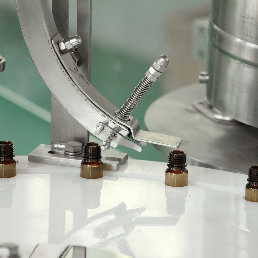 Npack Automatic High Speed 5m-50ml Small Bottle Essential Oil Filling and Capping Machine