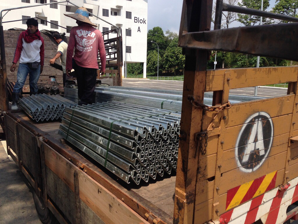 Highway Guardrail AASHTO M-180 Z Shape Posts with Durable Stainless Steel Material