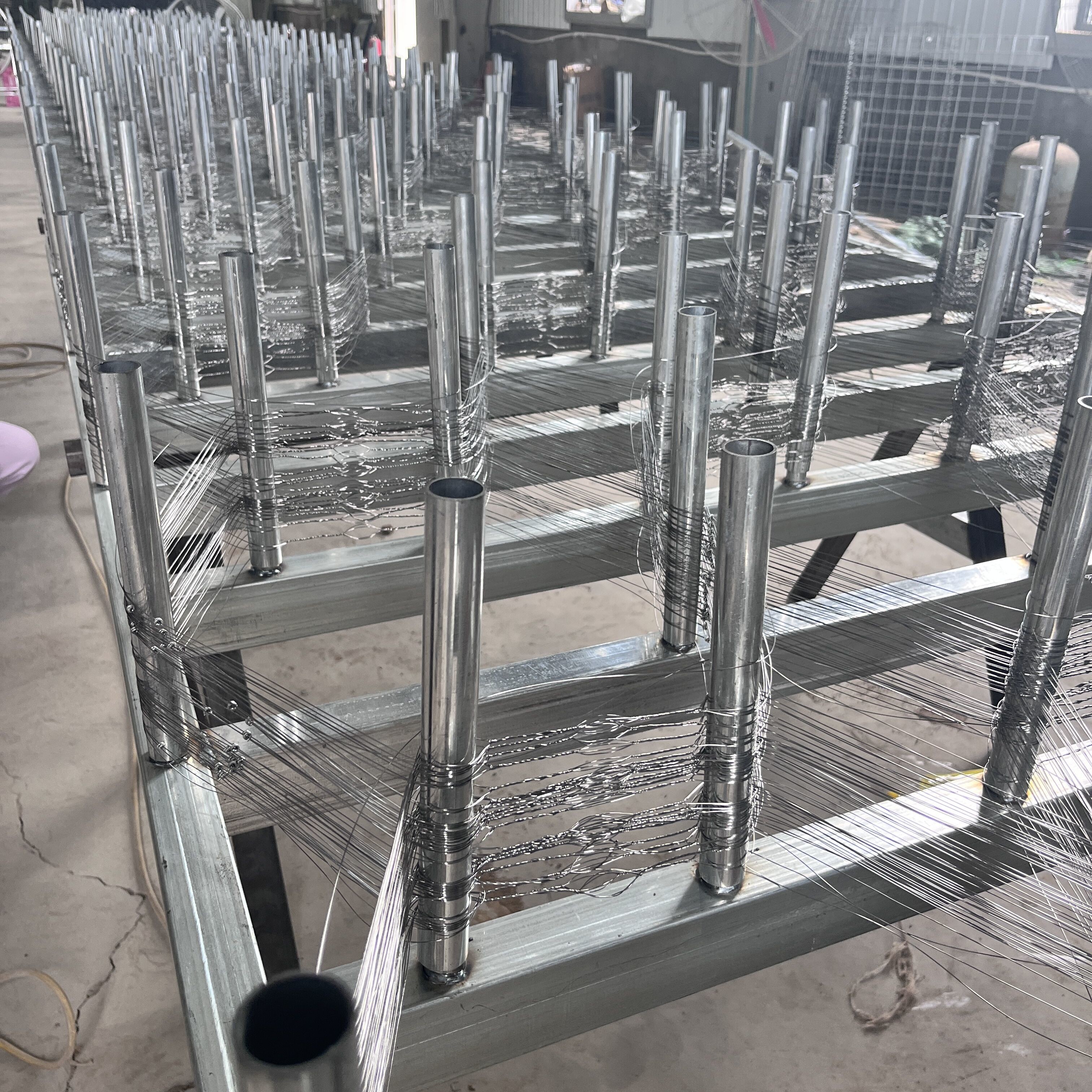 Customized Tank Wire Mesh Net Anti Tank Track Wrapping Wire Mesh Reduce Tank Mobility