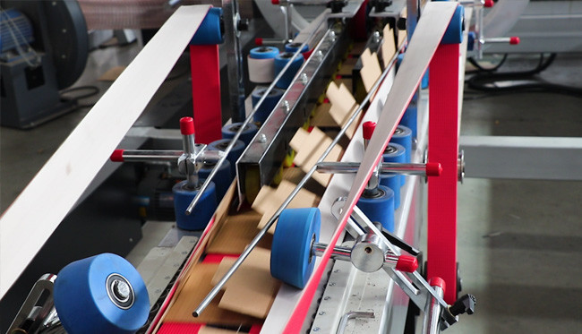 High Speed Carton Folding And Gluing Machine 12kw With Strapping
