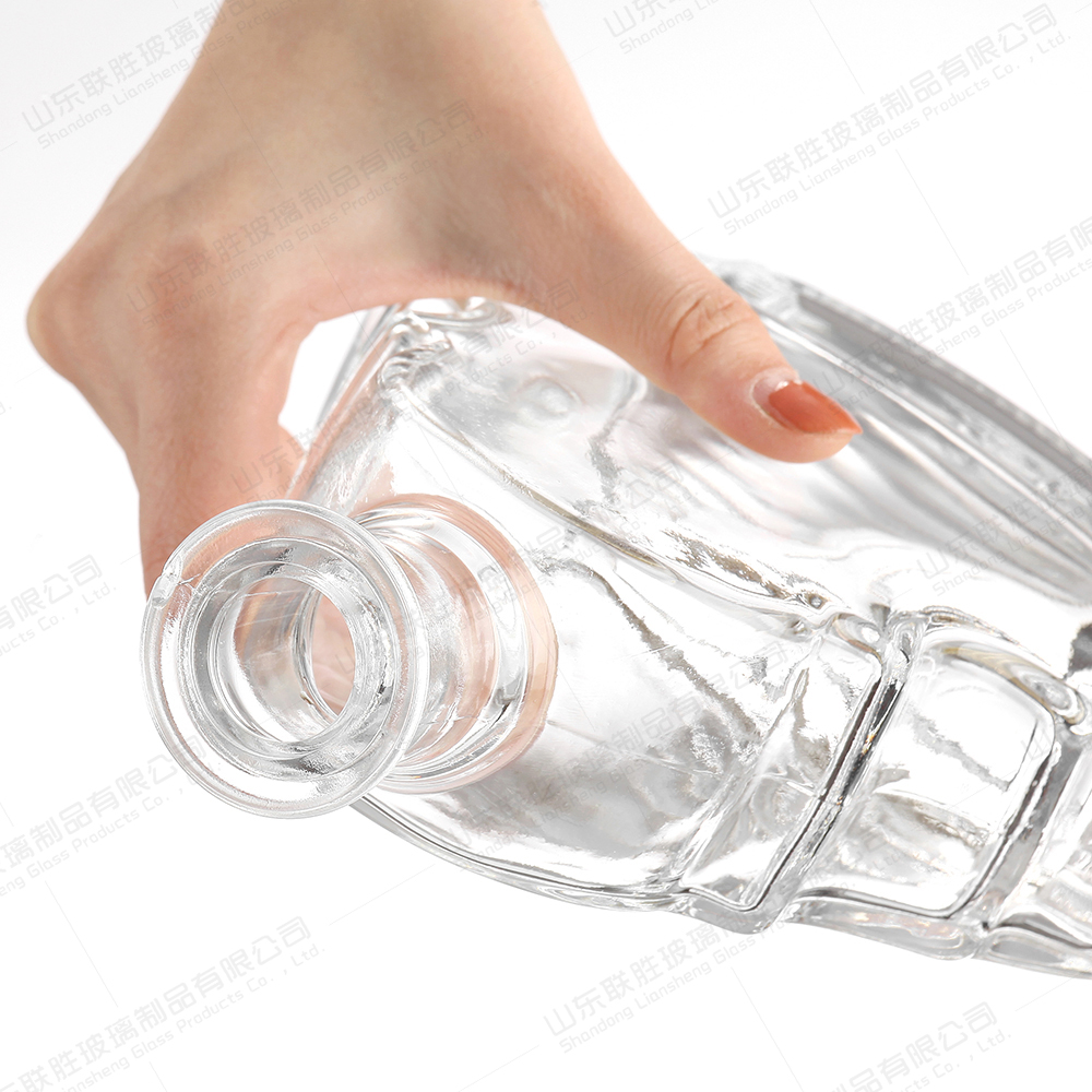1L Creative Glass Bottle for Alcoholic Beverages Glass Lid Custom Label Transparent