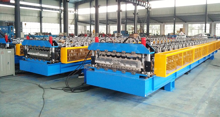 Gear Box Drive Guard Rail Forming Machine 3.5mm For Highway Saft