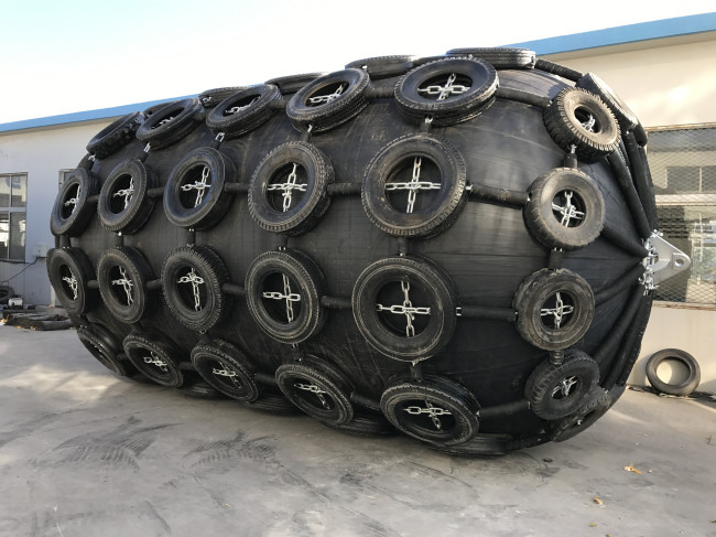 80kpa Net Type Yokohama Rubber Fender Berthing Ship Protection Black