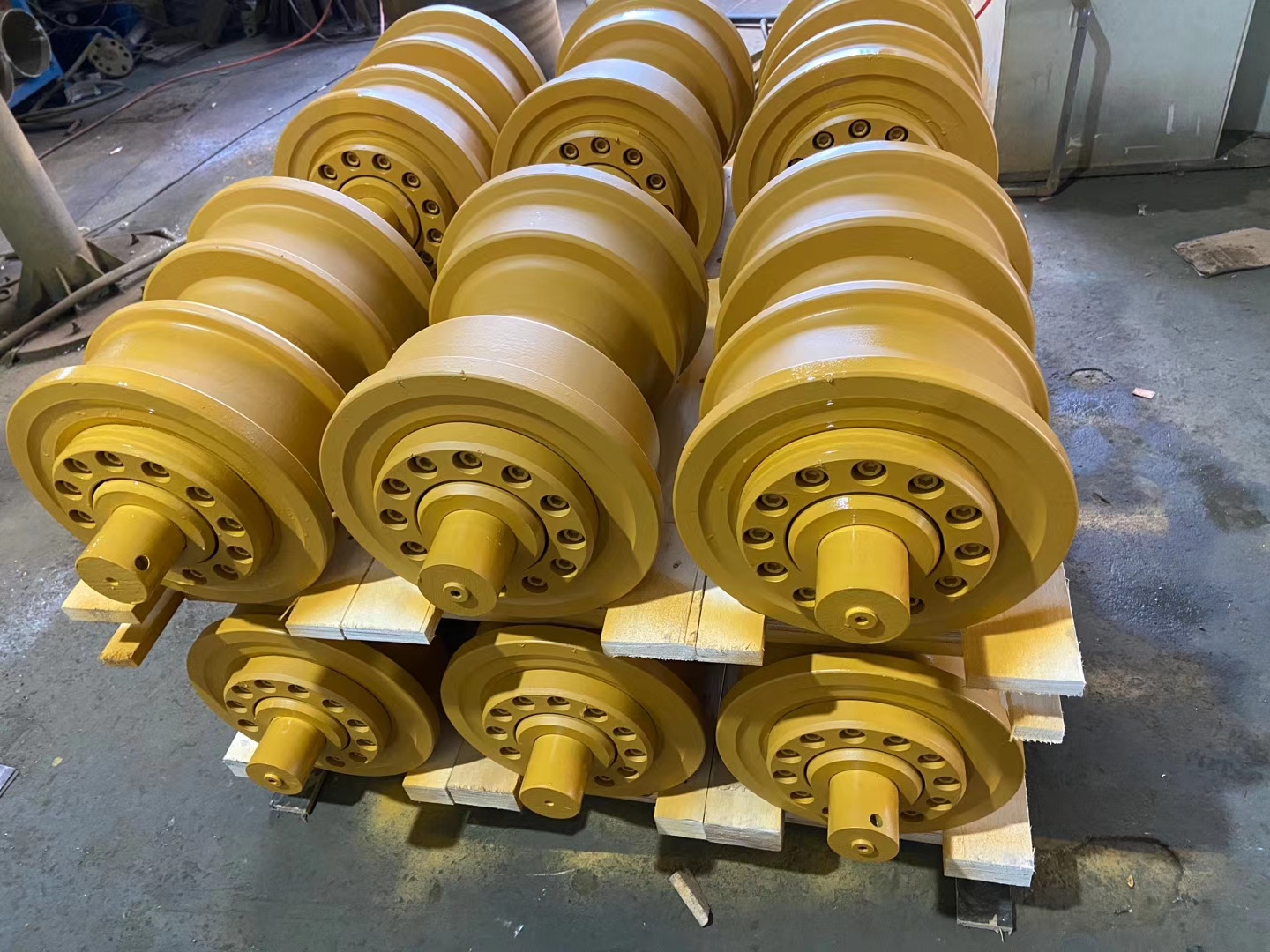 Hardness HRC50-58 Technique Forging or Casting D7G Carrier Roller Assembly for Bulldozer