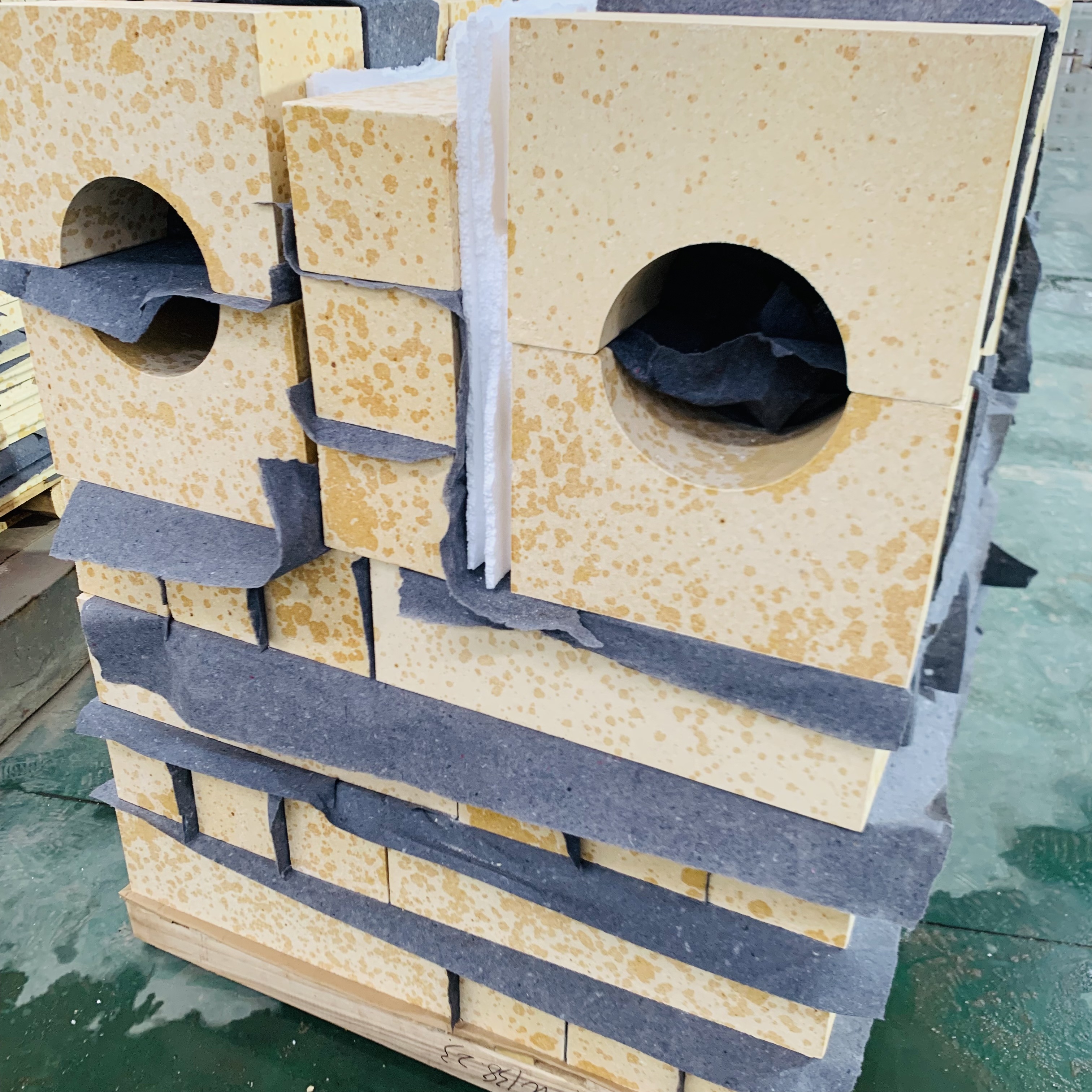 China Factory Supply Acid Resistant Silica Firebrick Refractory Brick For Industrial Furnace