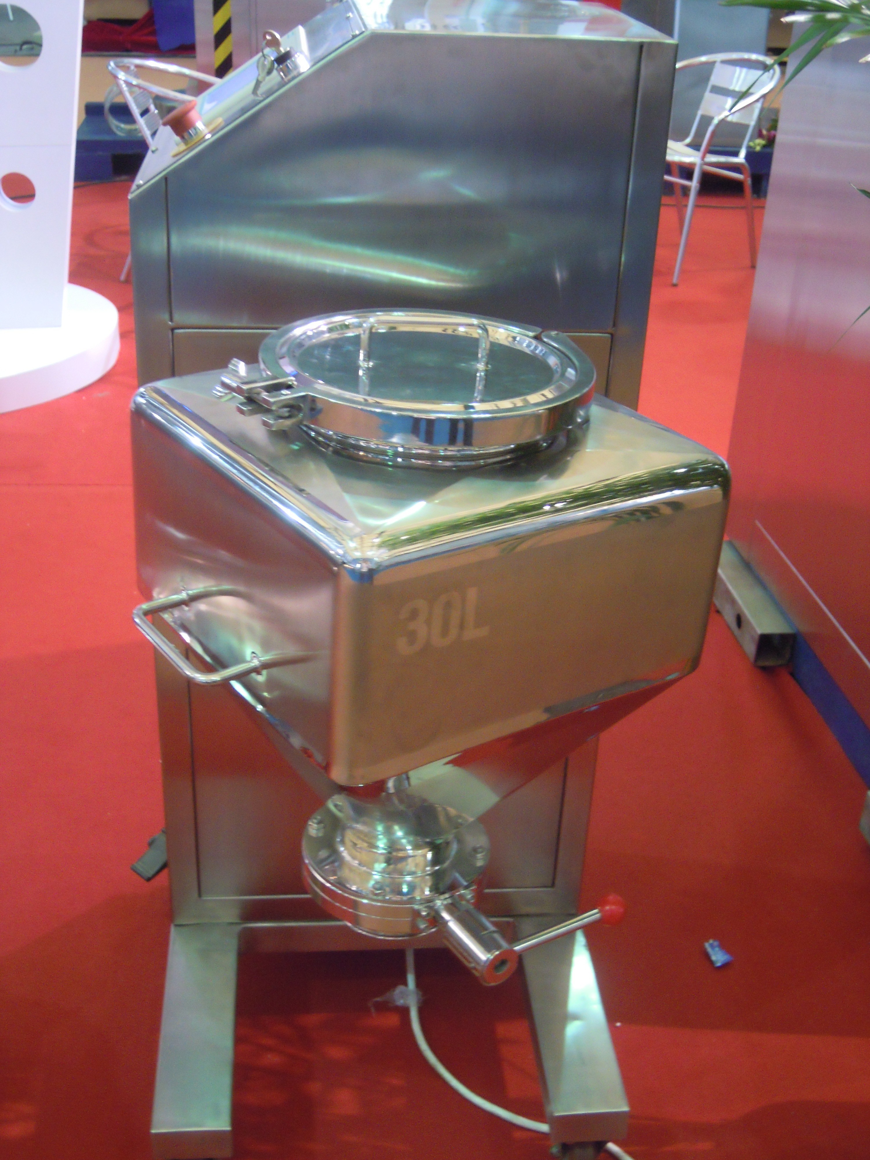 SUS316L Square Shape Industrial Mixing Machine For Powder And Partical Product