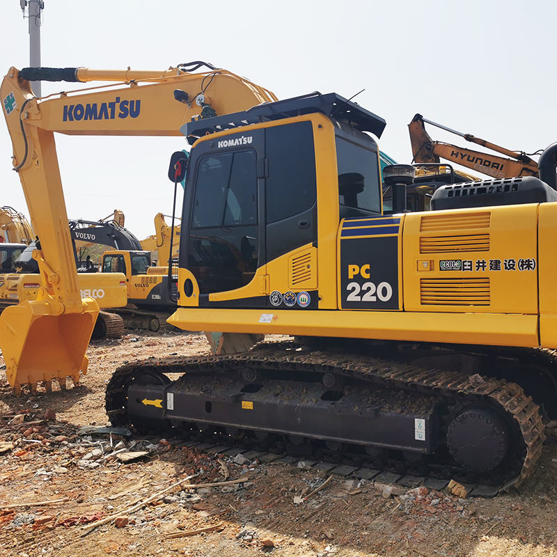 Used Komatsu PC220-8 Excavator 1m³ Bucket Capacity 110kw Rated Power Quality Guaranteed