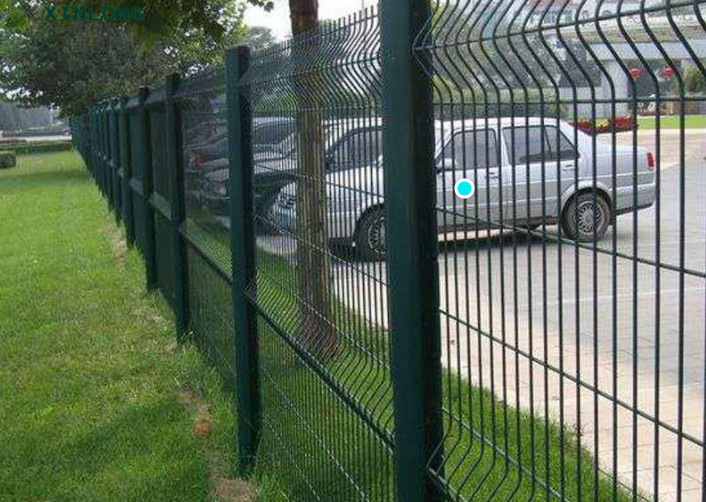 Galvanized Metal Wire Mesh Triangle Bending Fence 0.63 M For Securty