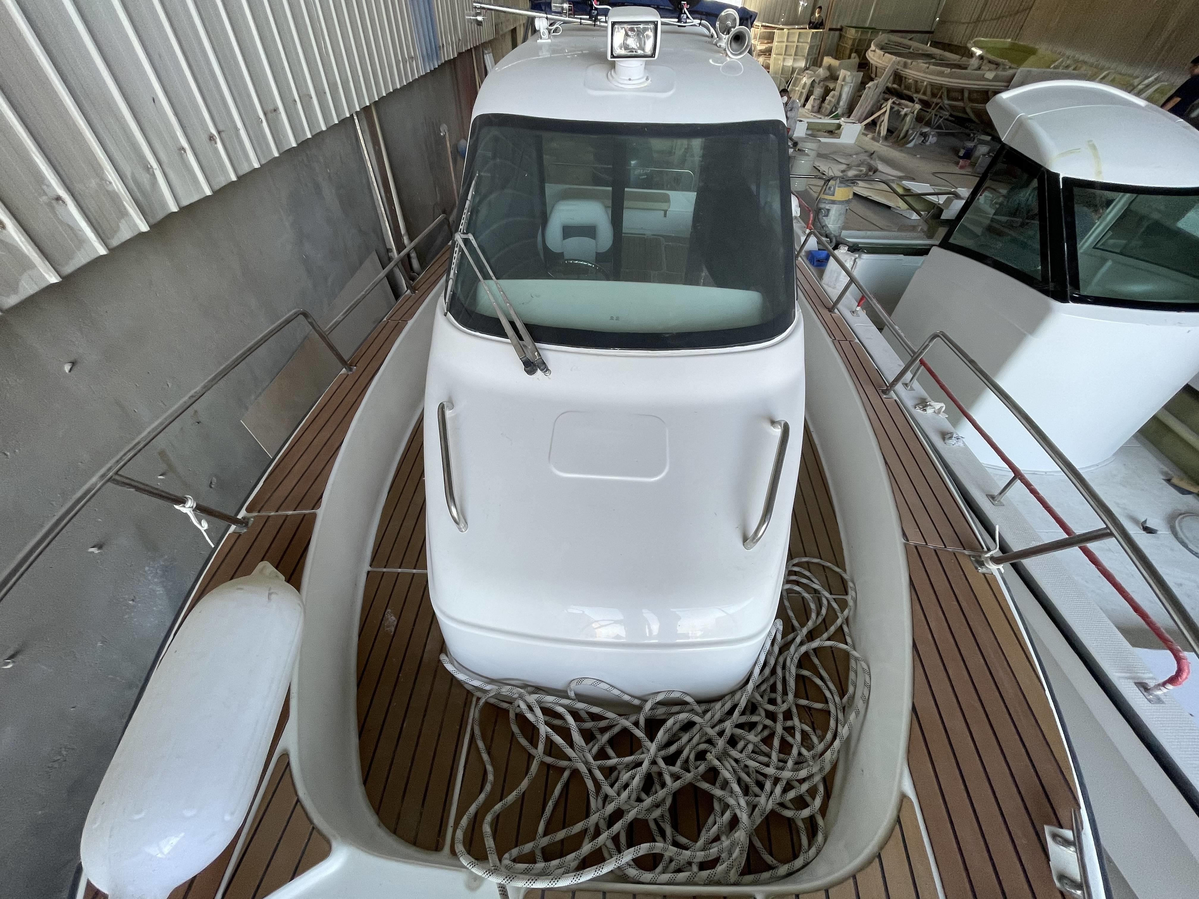 2023 new 7.6m fiberglass fishing boat for relax and recreation with cabin for sea