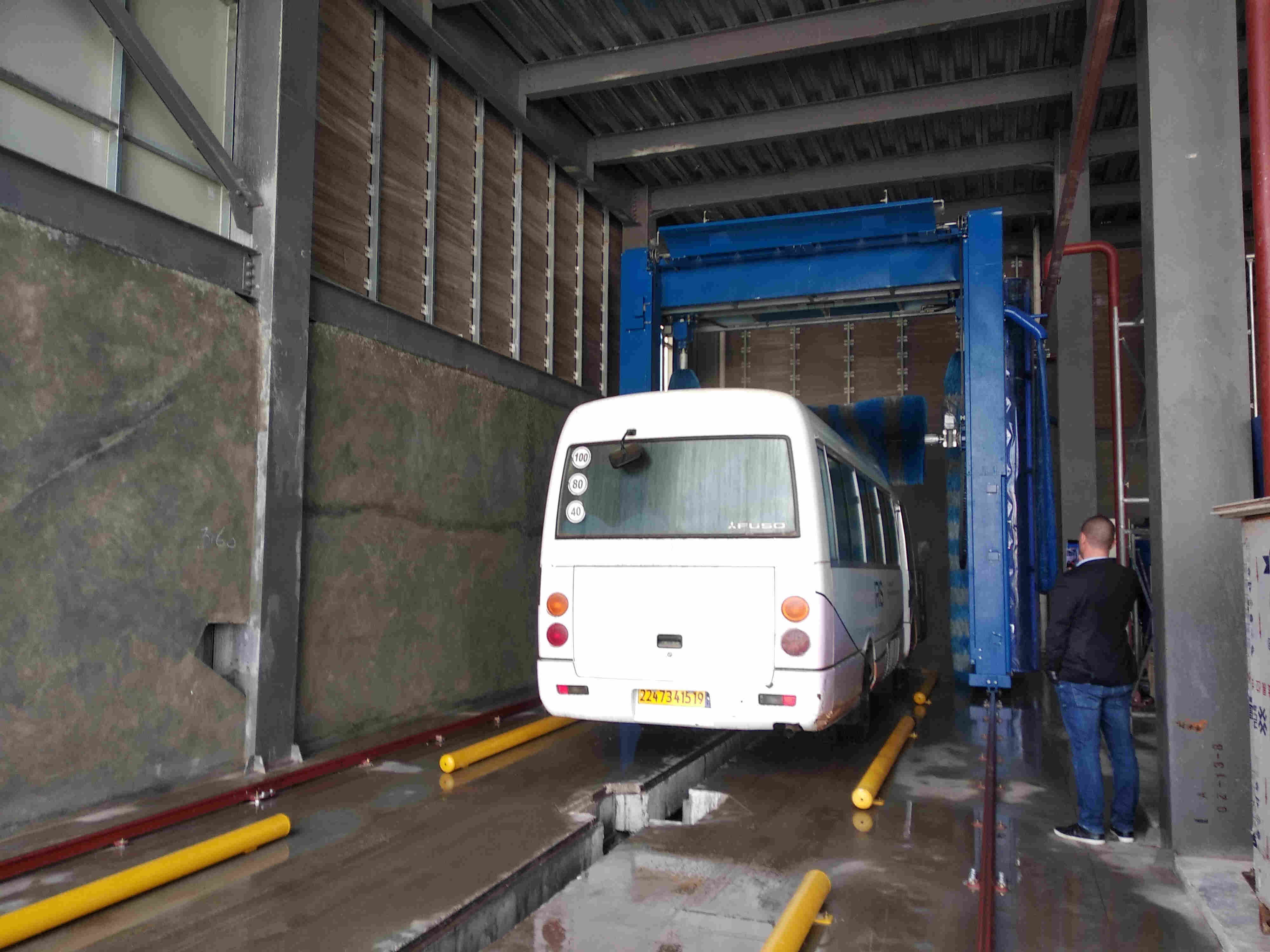 Rollover Bus Wash Station With High Pressure Water And Brush Cleaning