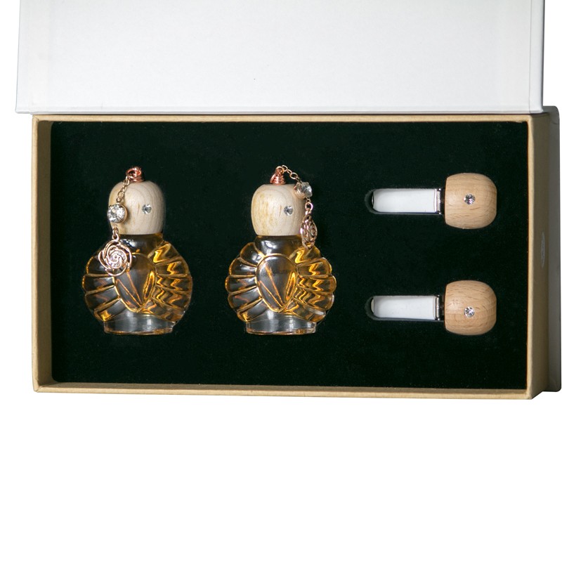 car perfumr cute chick bottle and wood lid air fresheing diffuser