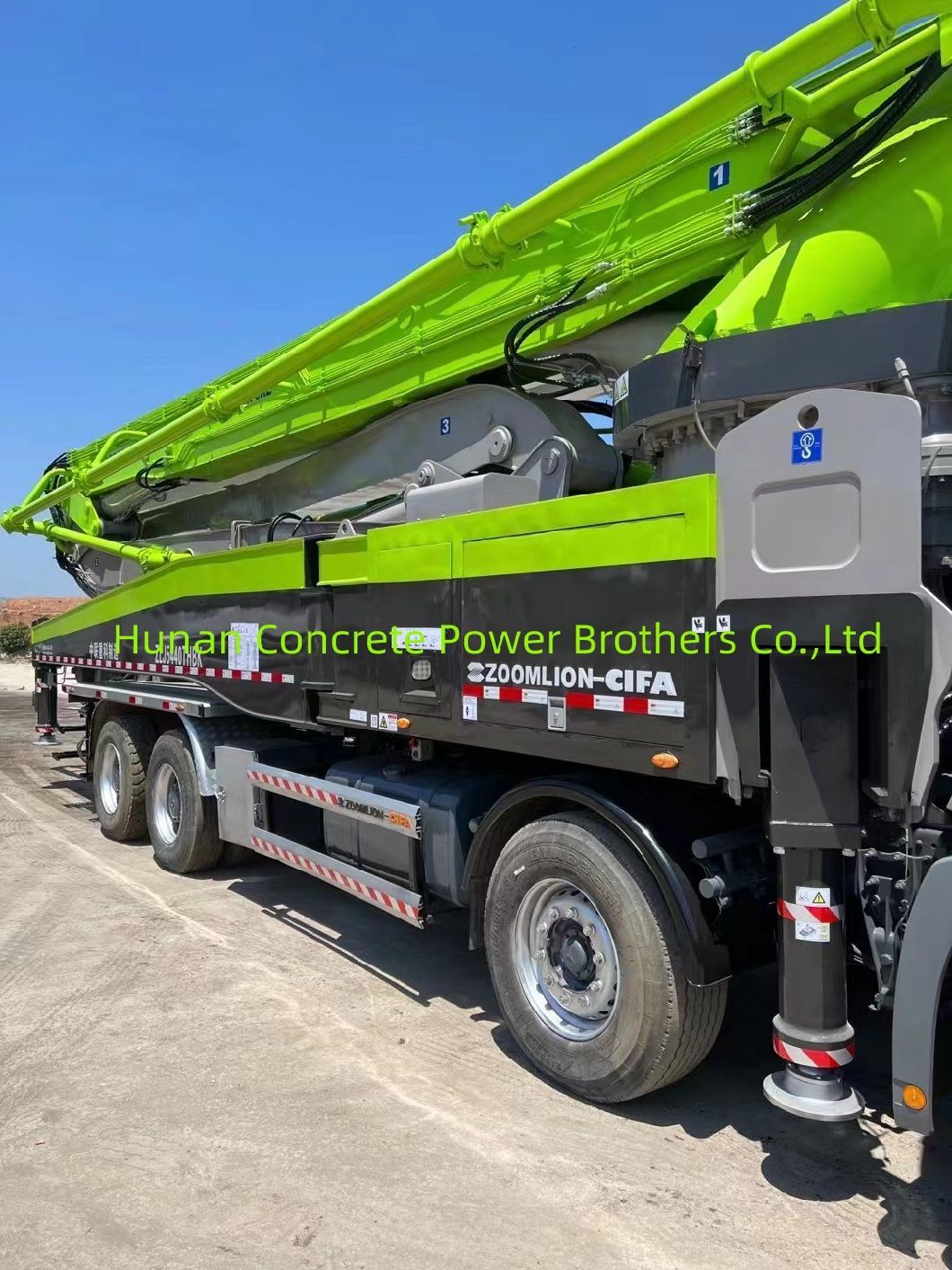 2013 Zoomlion 56 Meter Concrete Pump Truck on Benz Chassis