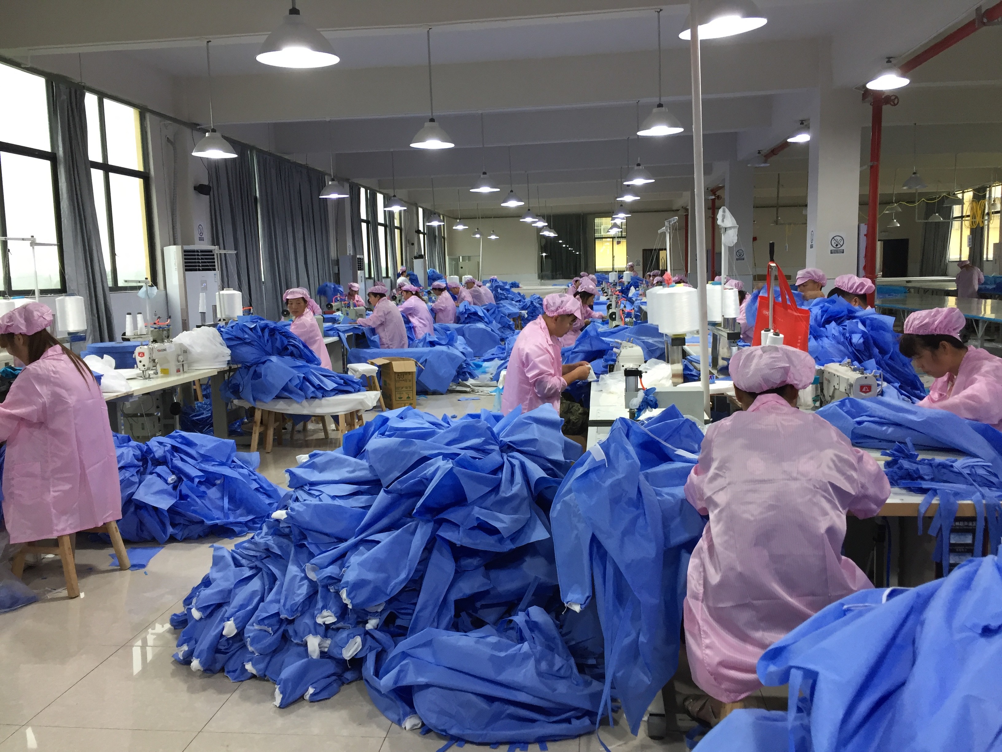 Clinical SMS Water Impervious Disposable Surgical Gown