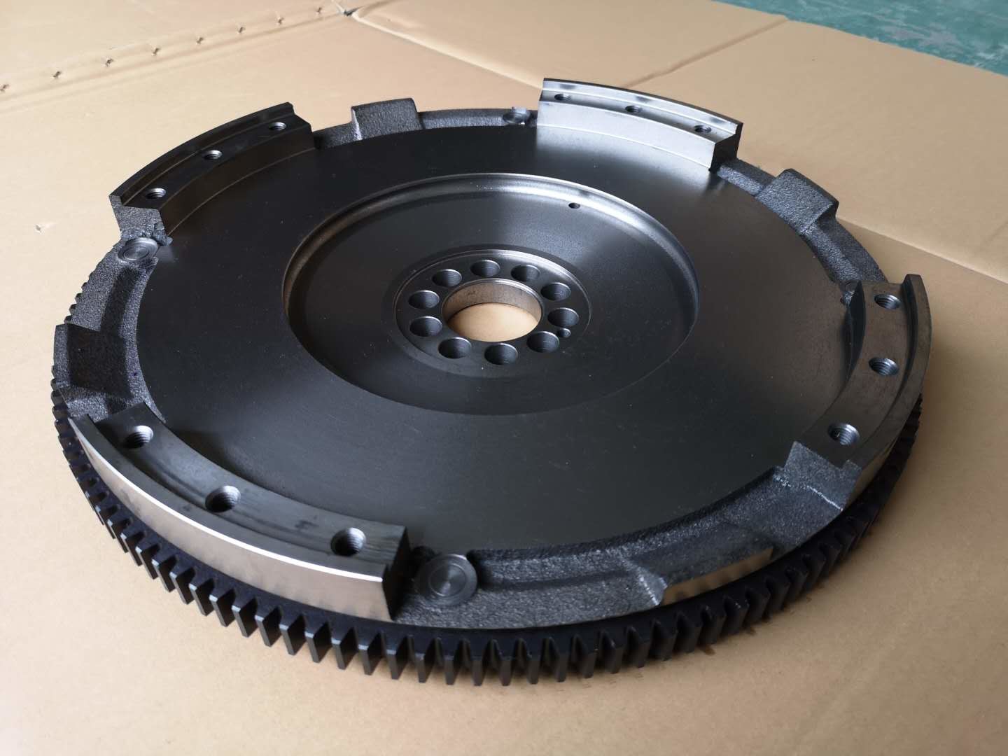 6WG1 ISUZU Flywheel 1123304420 For Twin Plate Transmission Trailer Double Clutch Disc