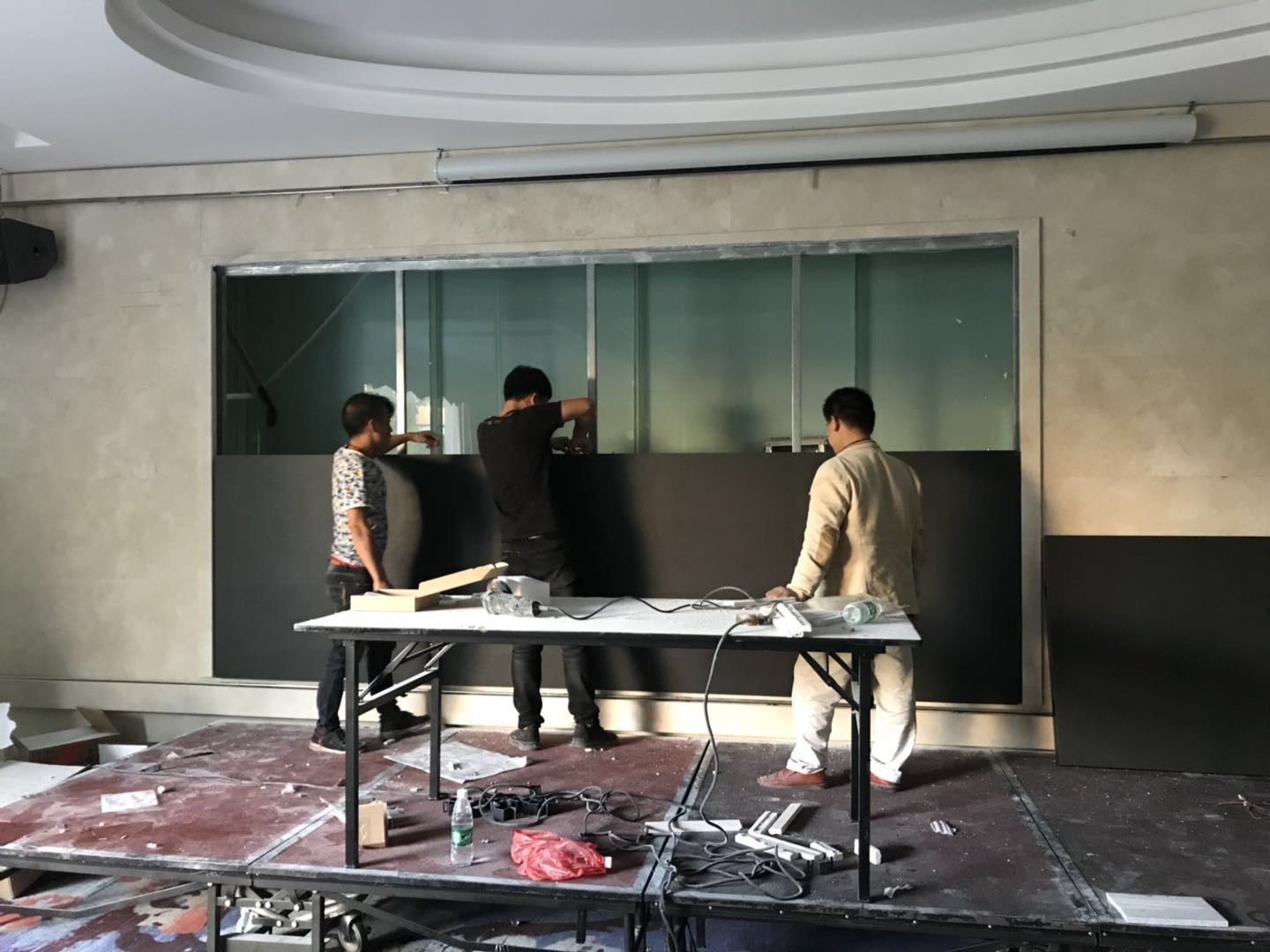 Strong IP33 4k Video Wall Display 1536 * 832 High Performance LED Wall Board Shenzhen Factory