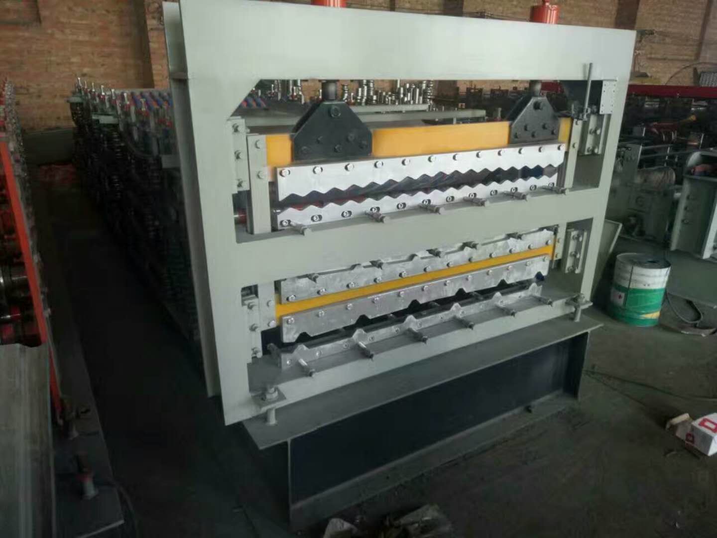 Automatic three layers roof sheet color corrugated roof tile roll forming machine