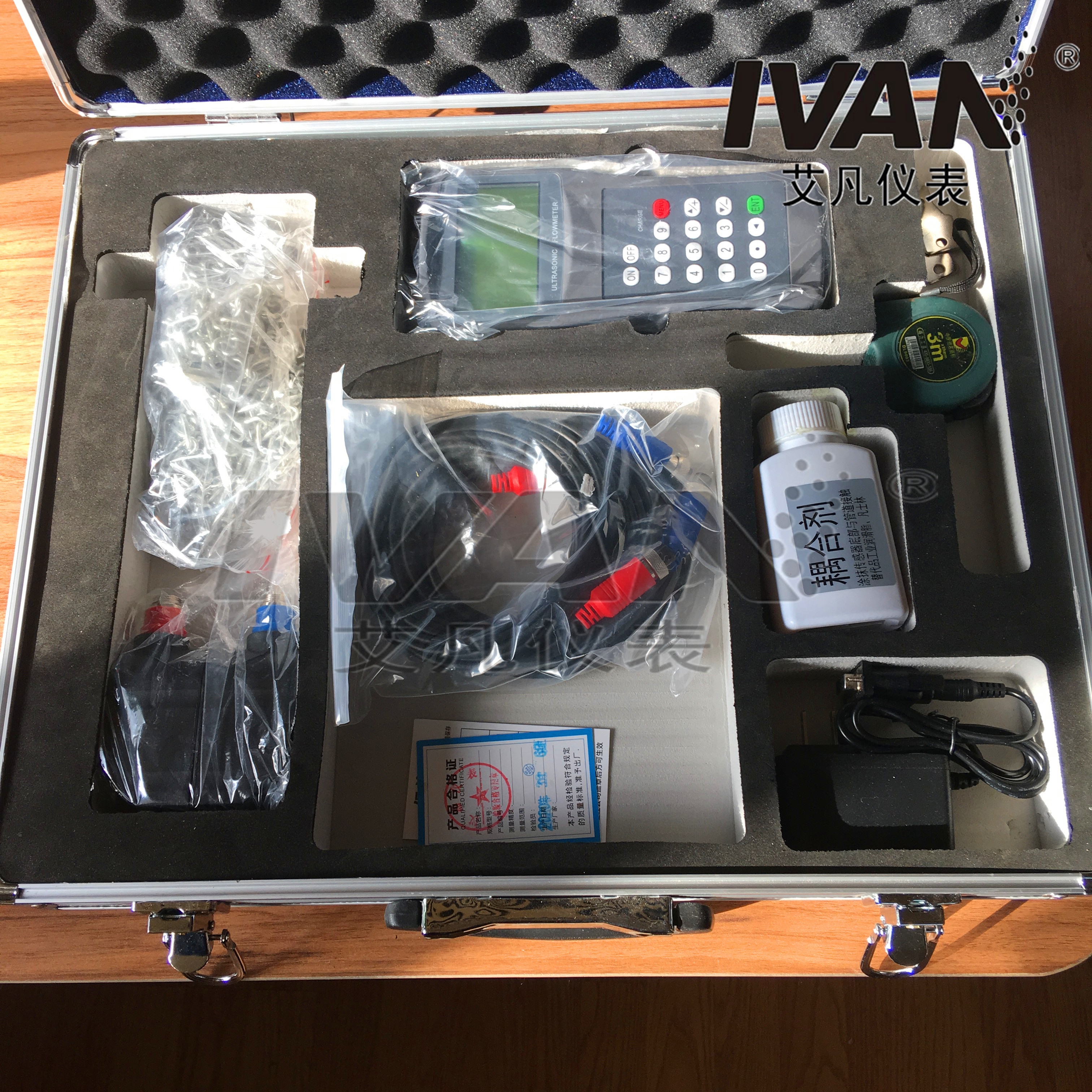 High Accuracy Handheld Ultrasonic Flowmeter for Liquid Measurement in Closed Pipelines