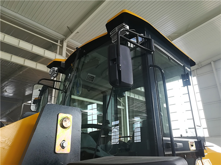 Overall Weight 3400kg SNSC Front End Loader 2 Ton With 6 Months Bucket Attachment