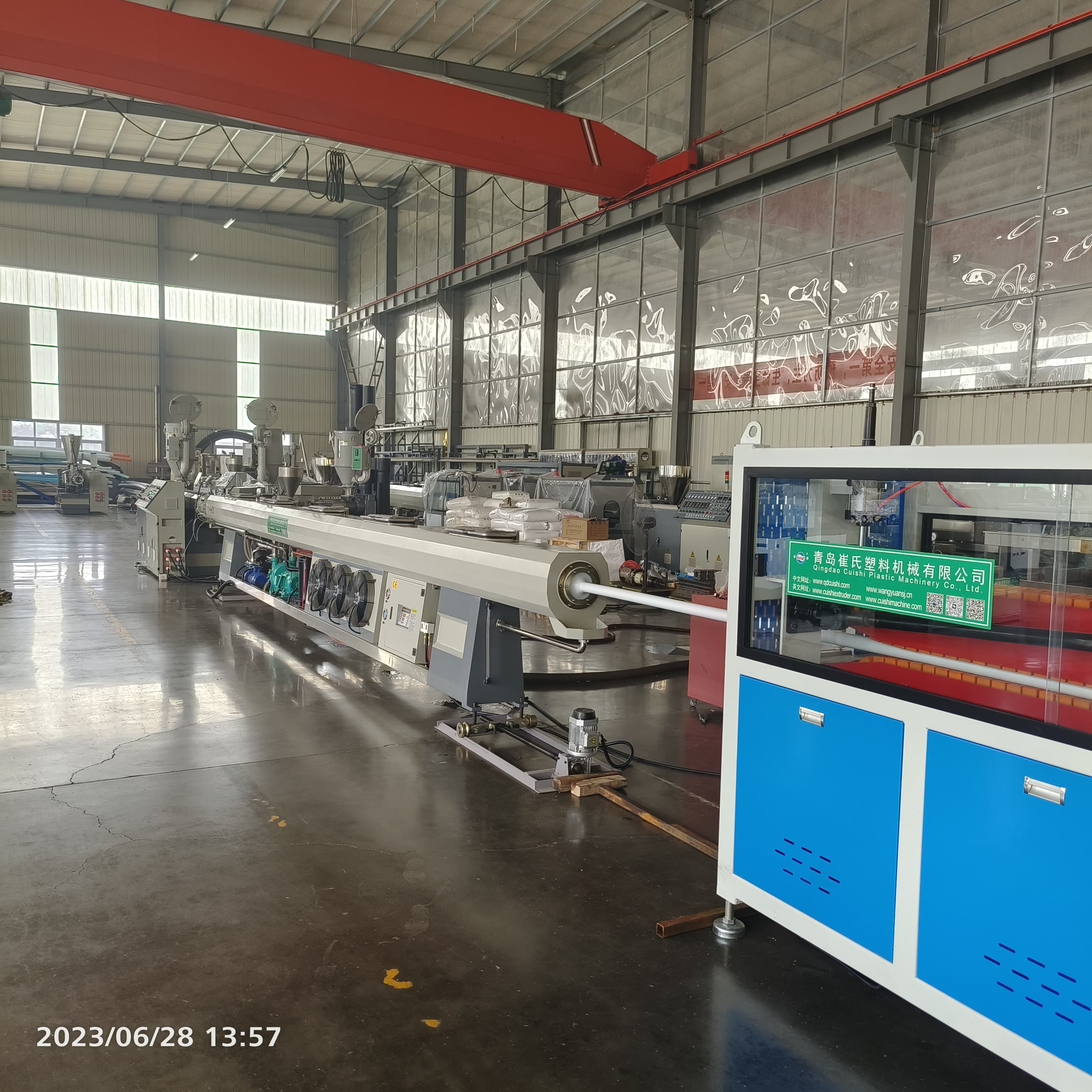 OMRON Temperature Controller PE Pipe Extrusion Line with 9 Meters Vacuum Tank and SUS304 Raw Material