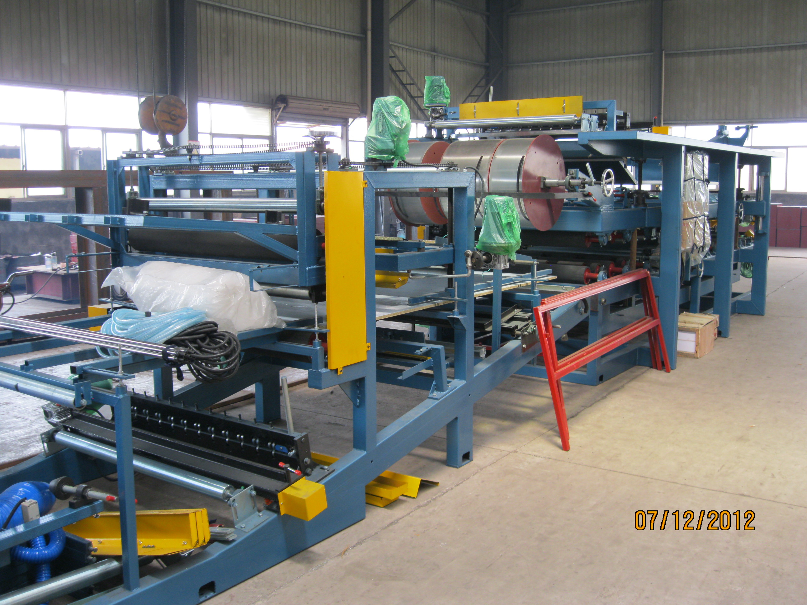 Mini Thickness EPS Sandwich Panel Machinery 28Kw 380V / 3P / 50HZ