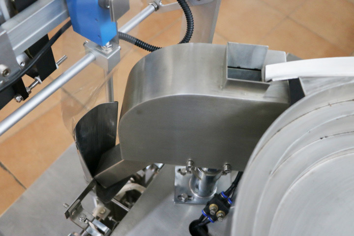 HMI OPERATION Full automatic chewing gum packaging machine With Counting