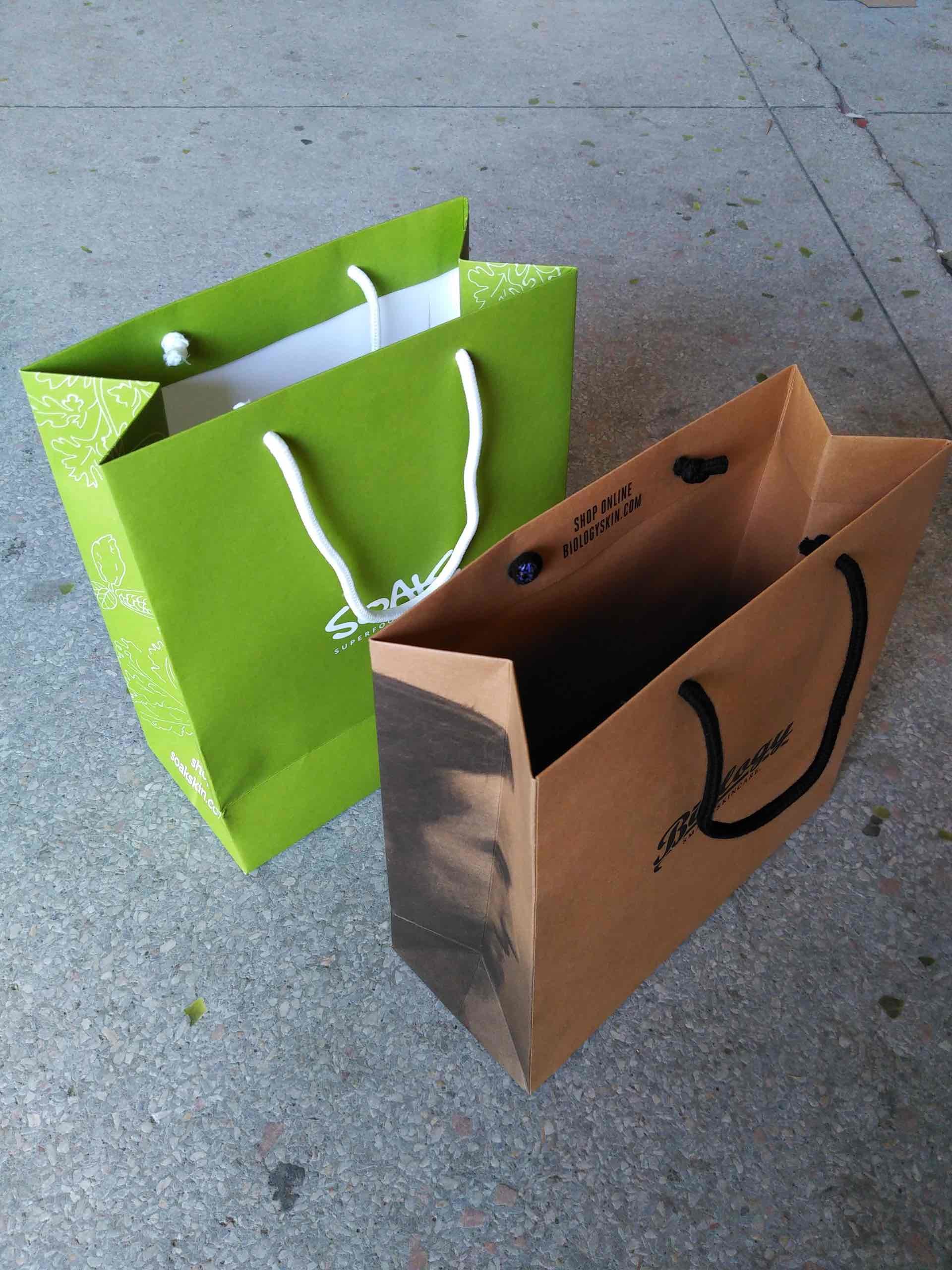 Eco-friendly durable customize paper shopping bags with cottom rope handle