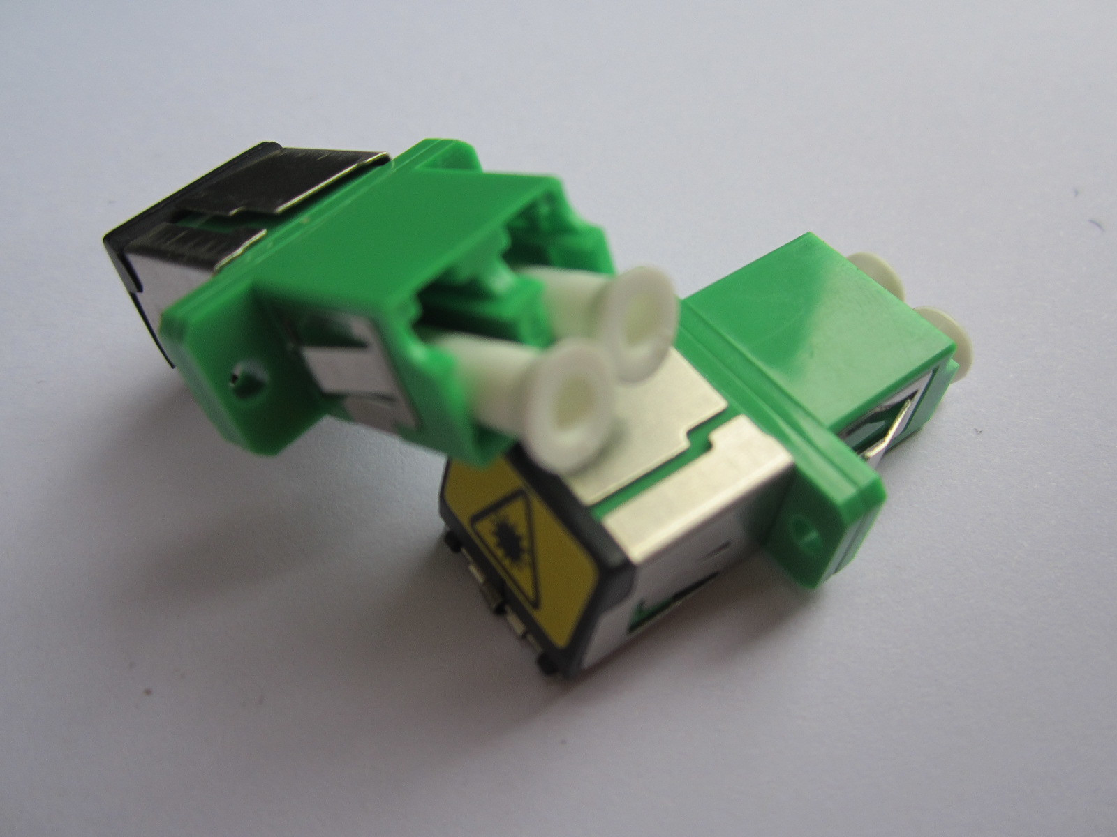 LC Auto shutter adapter, 2/4 ports,singlemode UPC/APC,avoid dust contamination on ferrule of fiber connectors