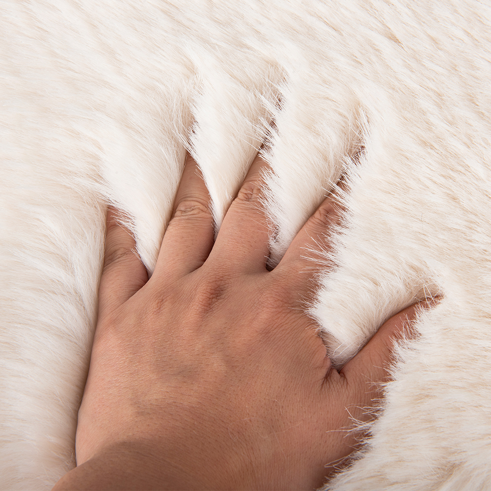 Custom Color 100% Polyester Long Hair Faux Fur Fabric with Very Soft Hand Feeling