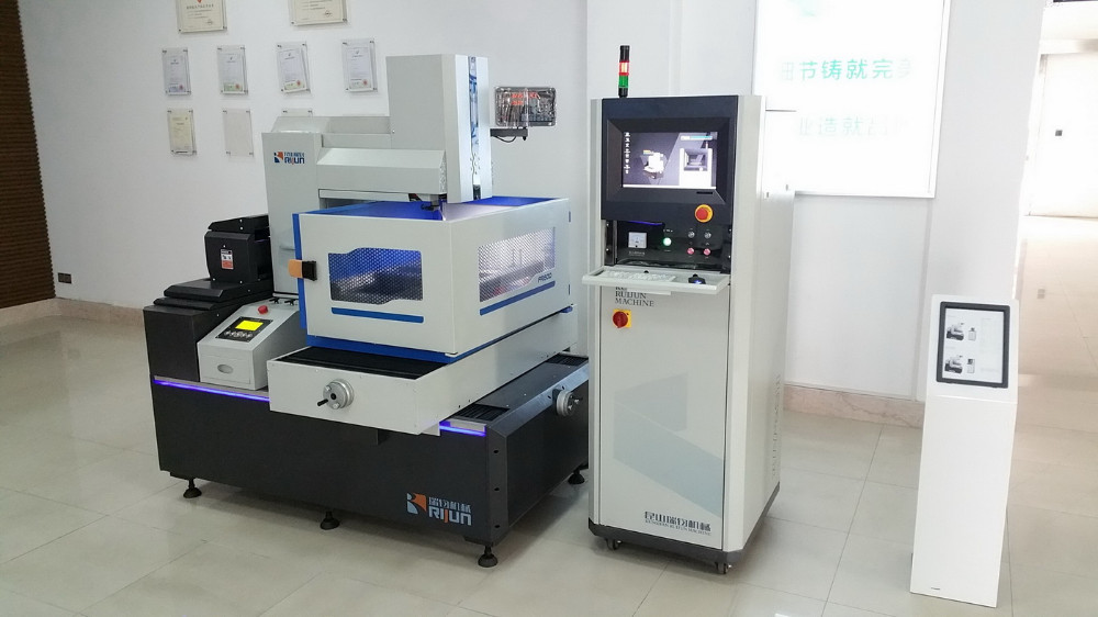 2018 FR series edm wire cutting machine