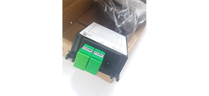 Small Indoor FTTH Optical Receiver With Wdm 12V -1 ~ -20dbm Receiving