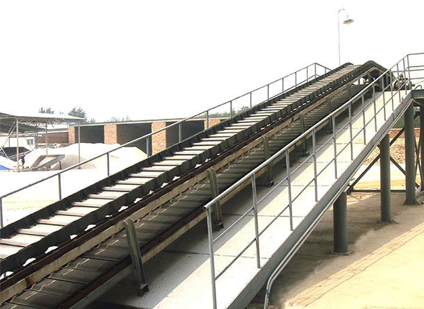 Inclined Belt Conveyor Light Weight / Conveying Equipment