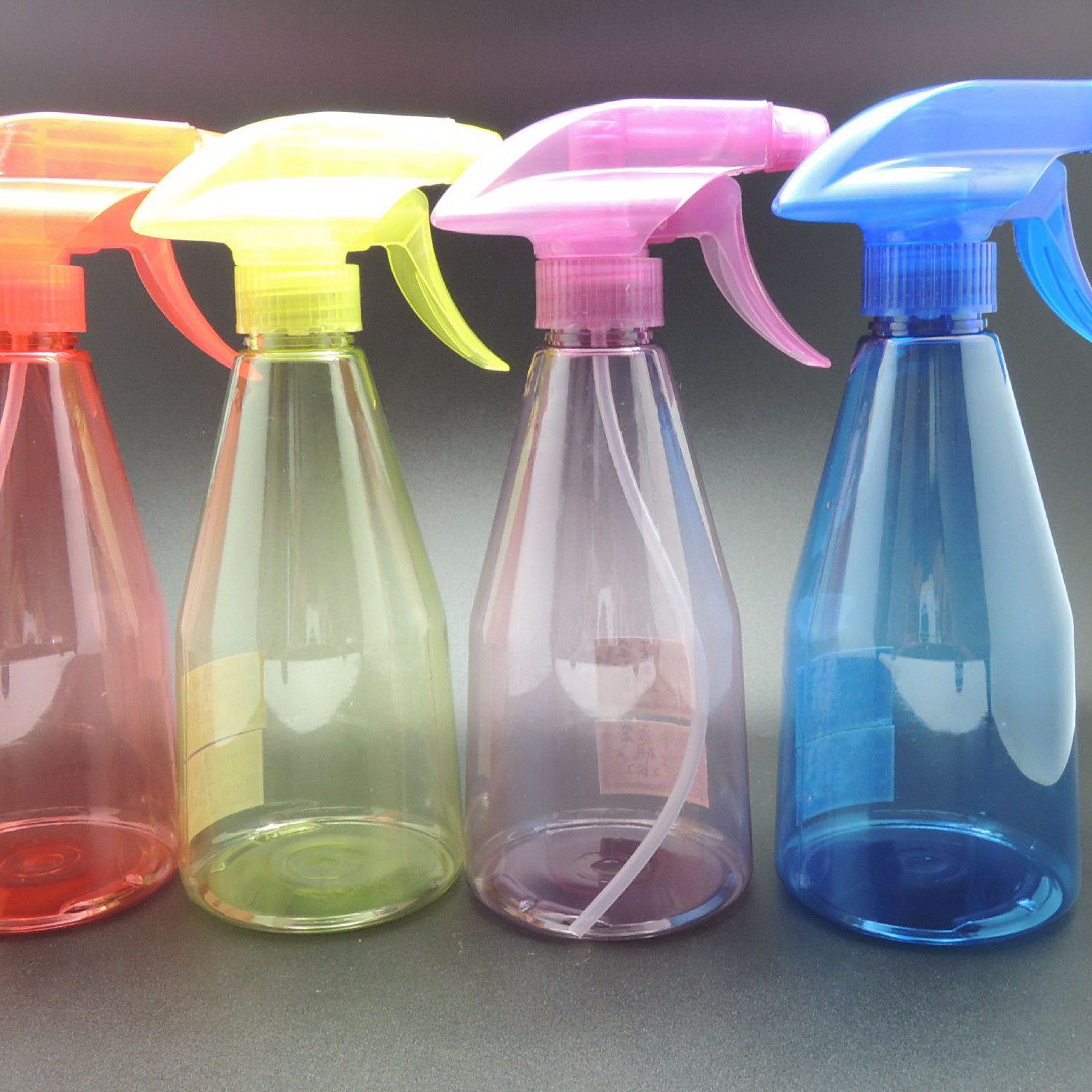 Round Soulder Serum Bottle With Pump , Portable Empty Pump Bottles For Shampoo